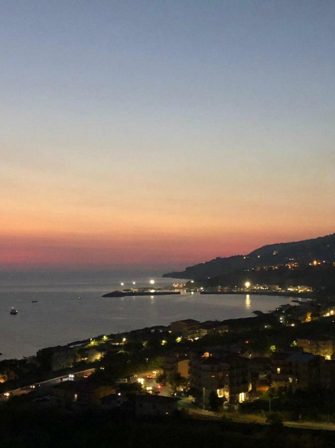 La Terrazza Di Carmen E Fausto Apartment Cetraro Luaran gambar